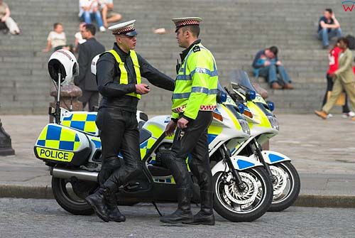 Policjanci na ulicach Londyn City.